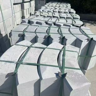 日喀则布 芝麻灰弧形路沿石