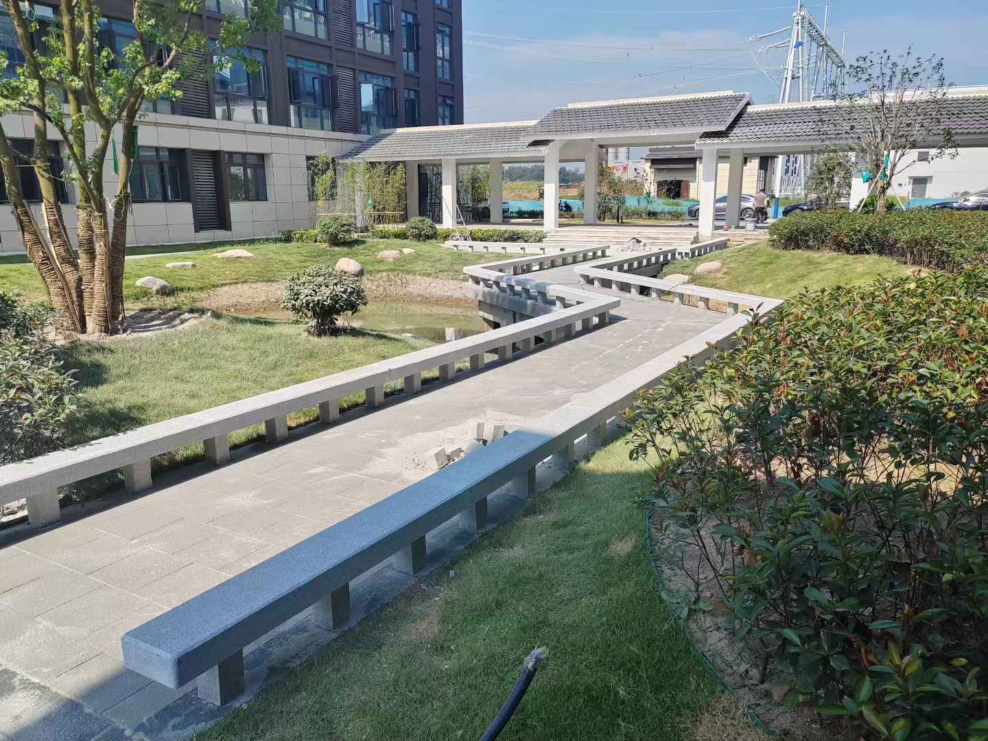 日喀则布 芝麻灰小区坐凳&栏杆安装效果