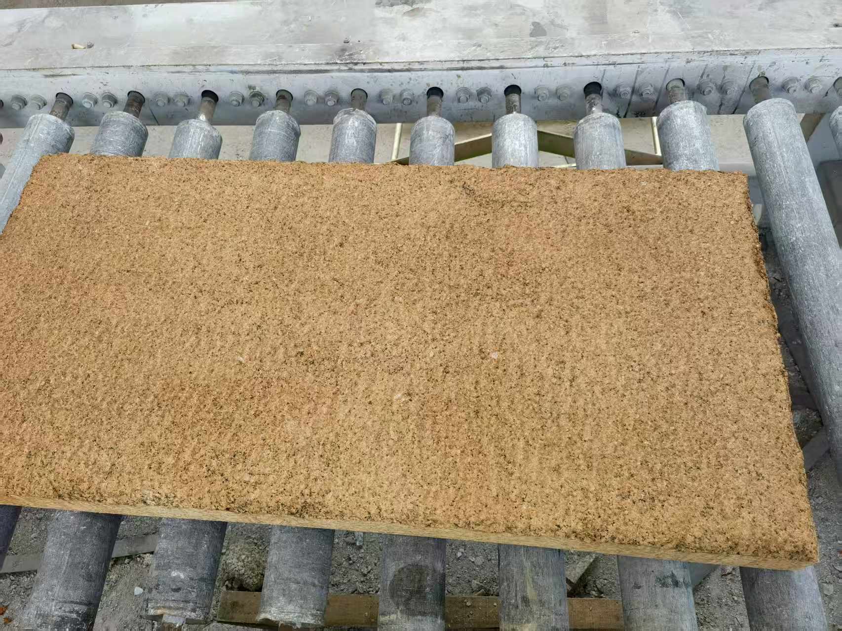 日喀则布 菠萝面老石板，做旧仿古石，流水线生产加工