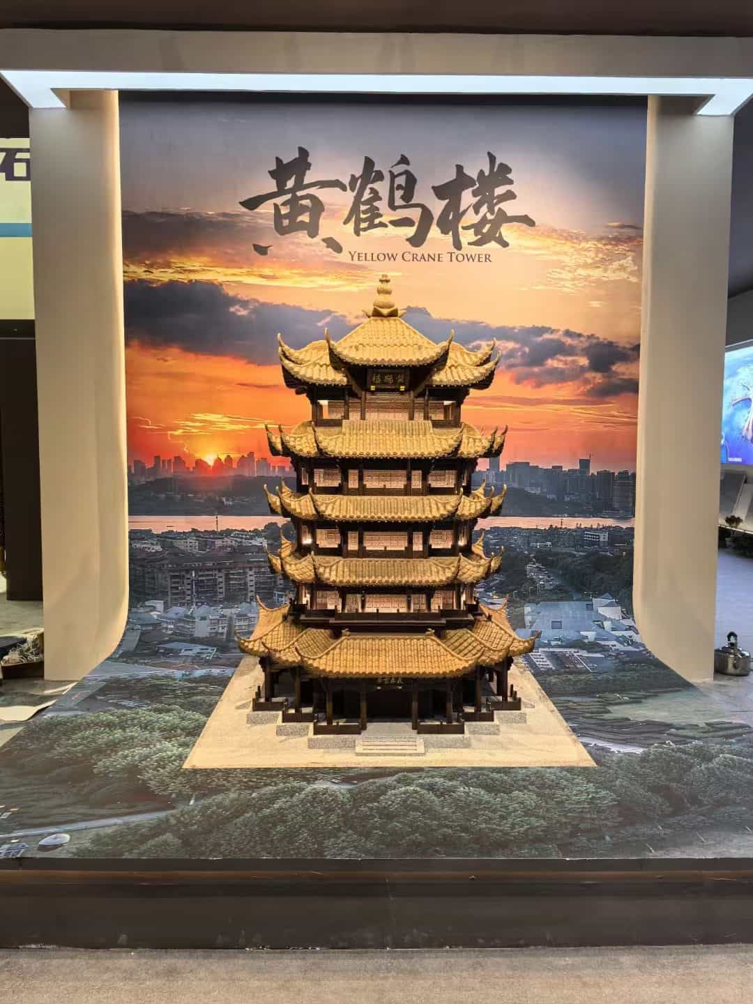 日喀则布仿古石文创作品-黄鹤楼
