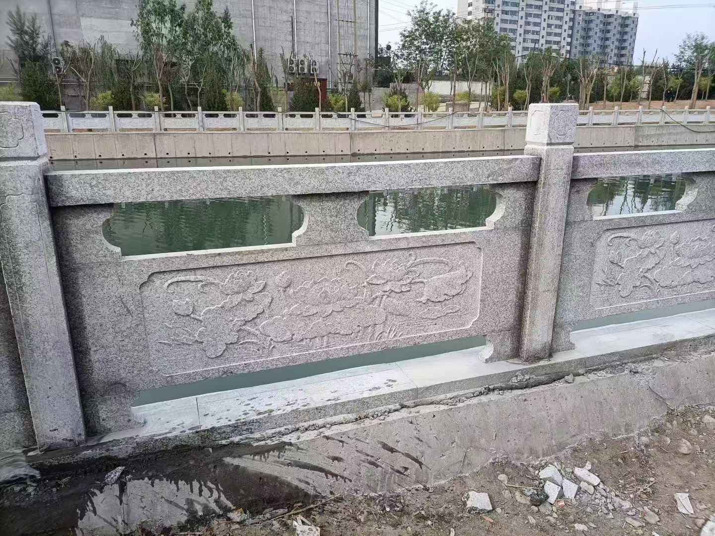 日喀则布 芙蓉白大花桥梁、河道，石材栏杆、围栏、护栏