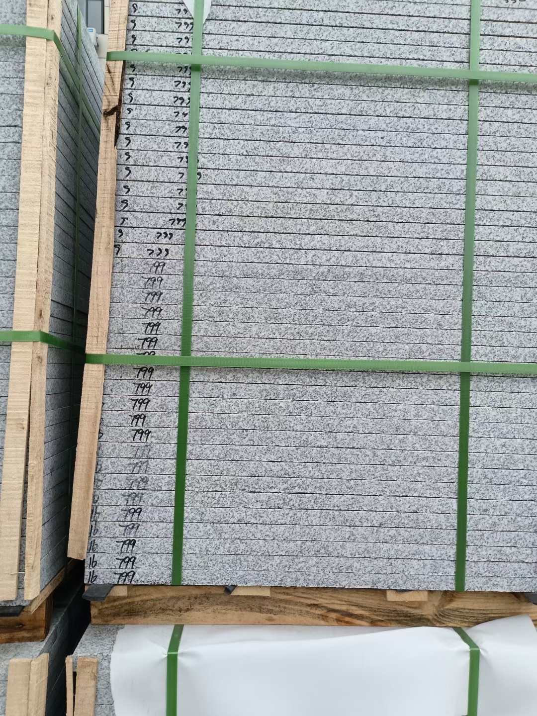 日喀则布 芝麻白石材地铺做法